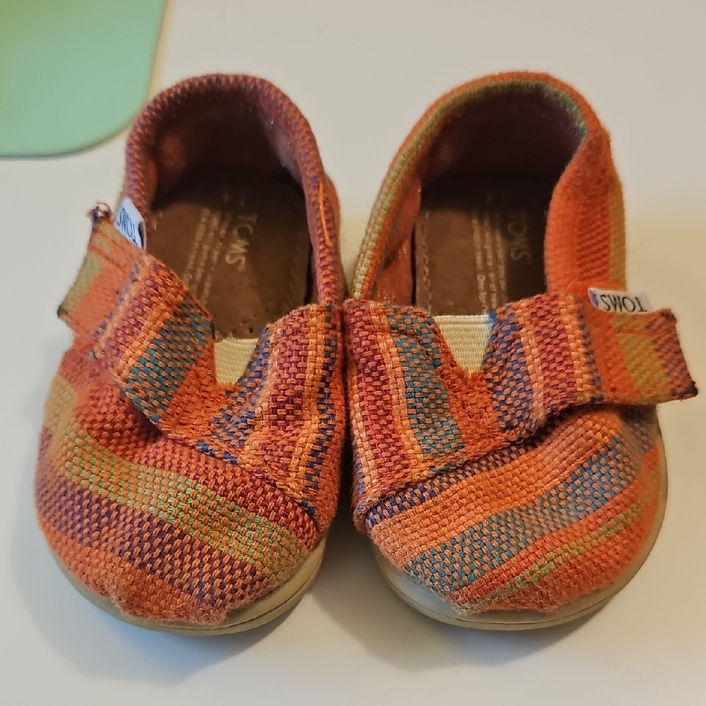 TOMS Kids Orange Multicolor Woven Hook-and-Loop Moccasins